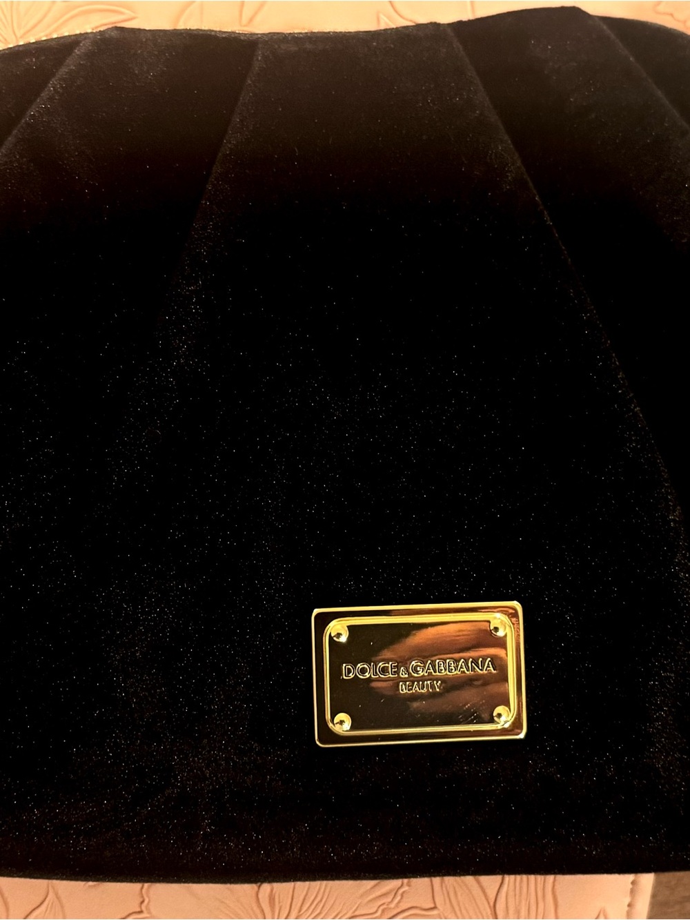Dolce & Gabbana Black Velvet Cosmetic Clutch with Rare Gold Plaque - Picture 5 of 15